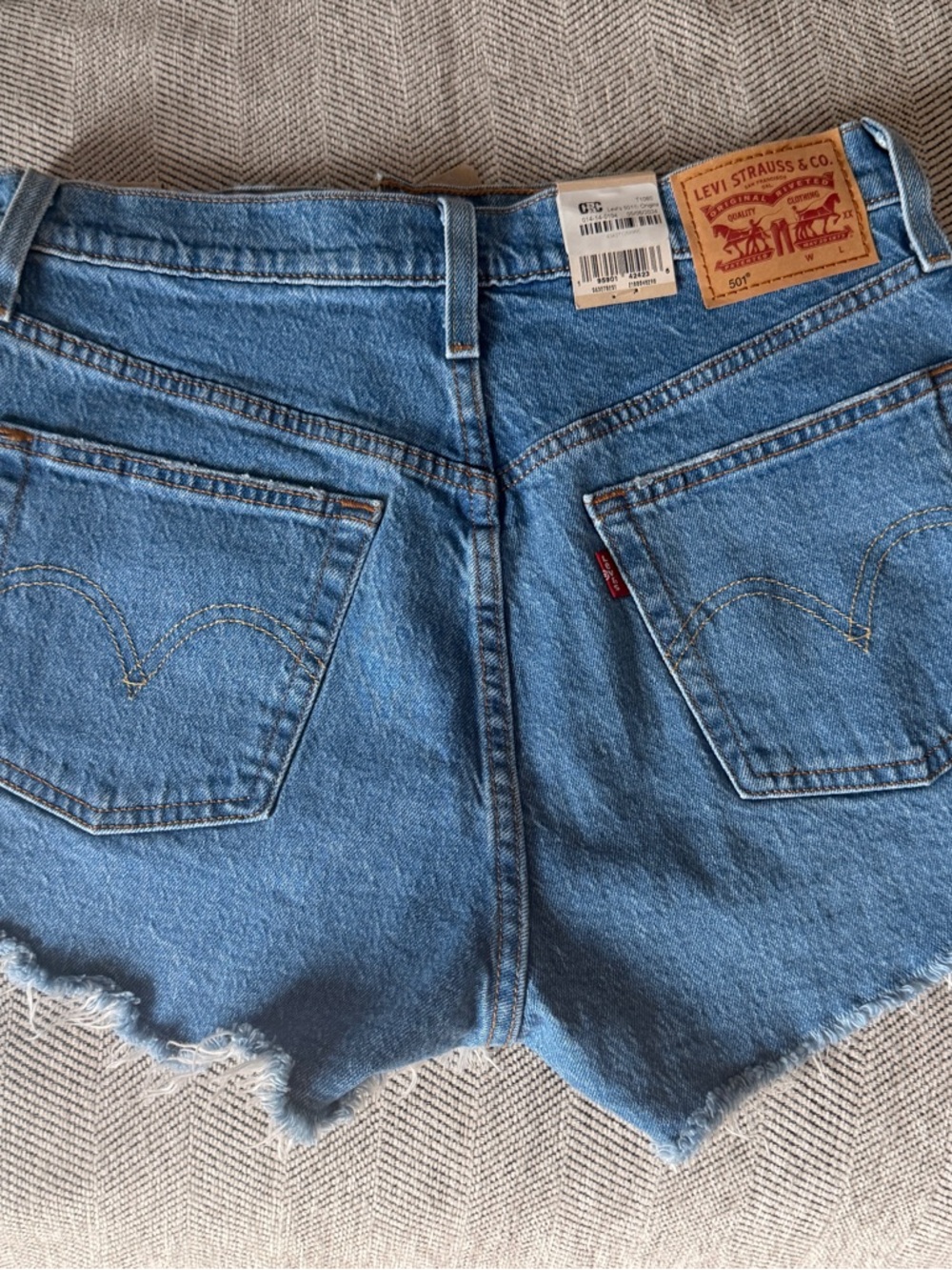 Levi's 501 Button-Fly Distressed Blue Denim Shorts - Picture 2 of 2